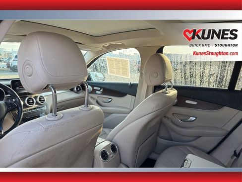 Used 2019 Mercedes-Benz GLC 300 4MATIC image 33