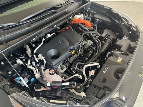 Used 2023 Toyota RAV4 SE w/ Weather & Moonroof Package image 11