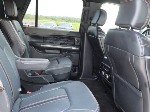 Used 2023 Ford Expedition Platinum AWD/4WD image 16