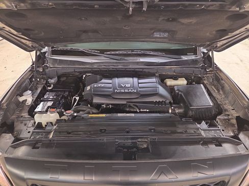 Used 2018 Nissan Titan S image 20
