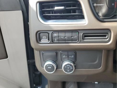 Used 2021 GMC Yukon SLT w/ SLT Premium Package image 30