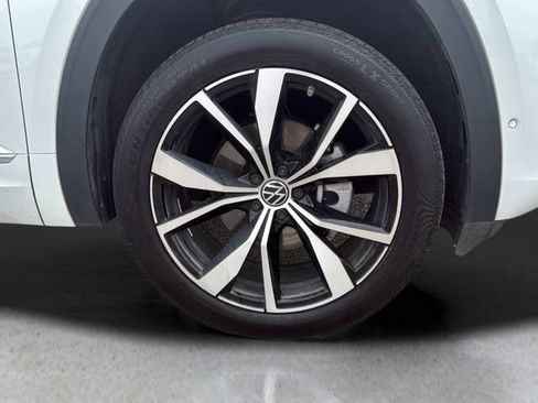 Used 2024 Volkswagen Atlas Cross Sport SEL Premium R-Line AWD/4WD image 28