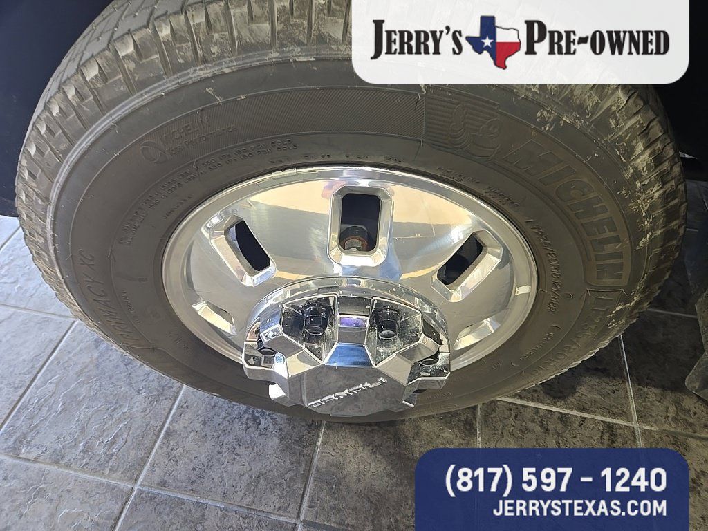Used 2025 GMC Sierra 3500 Denali w/ Denali Reserve Package AWD/4WD image 9