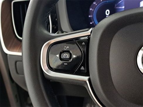 Used 2023 Volvo XC60 B5 Plus w/ Climate Package image 24