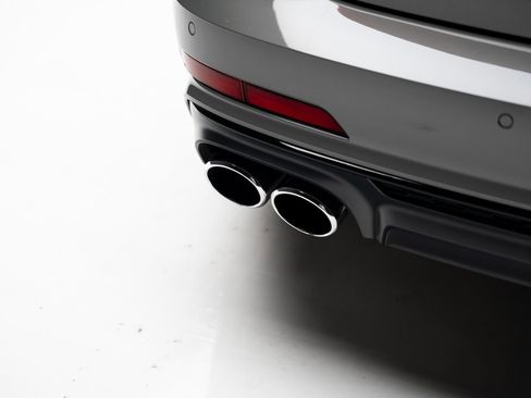 Used 2024 Audi S6 Premium Plus w/ Premium Plus Package image 31