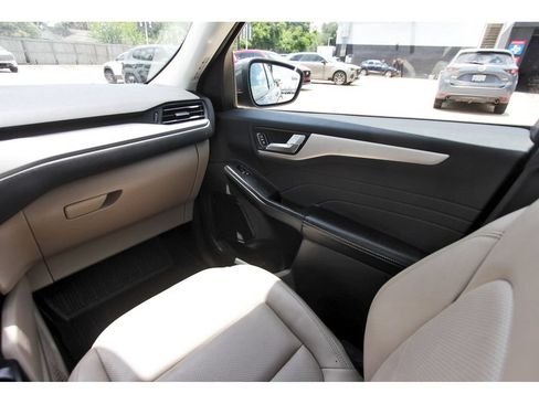 Used 2022 Ford Escape SEL FWD image 9