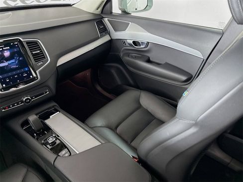 Certified 2024 Volvo XC90 B5 Core w/ Protection Package Premier image 24