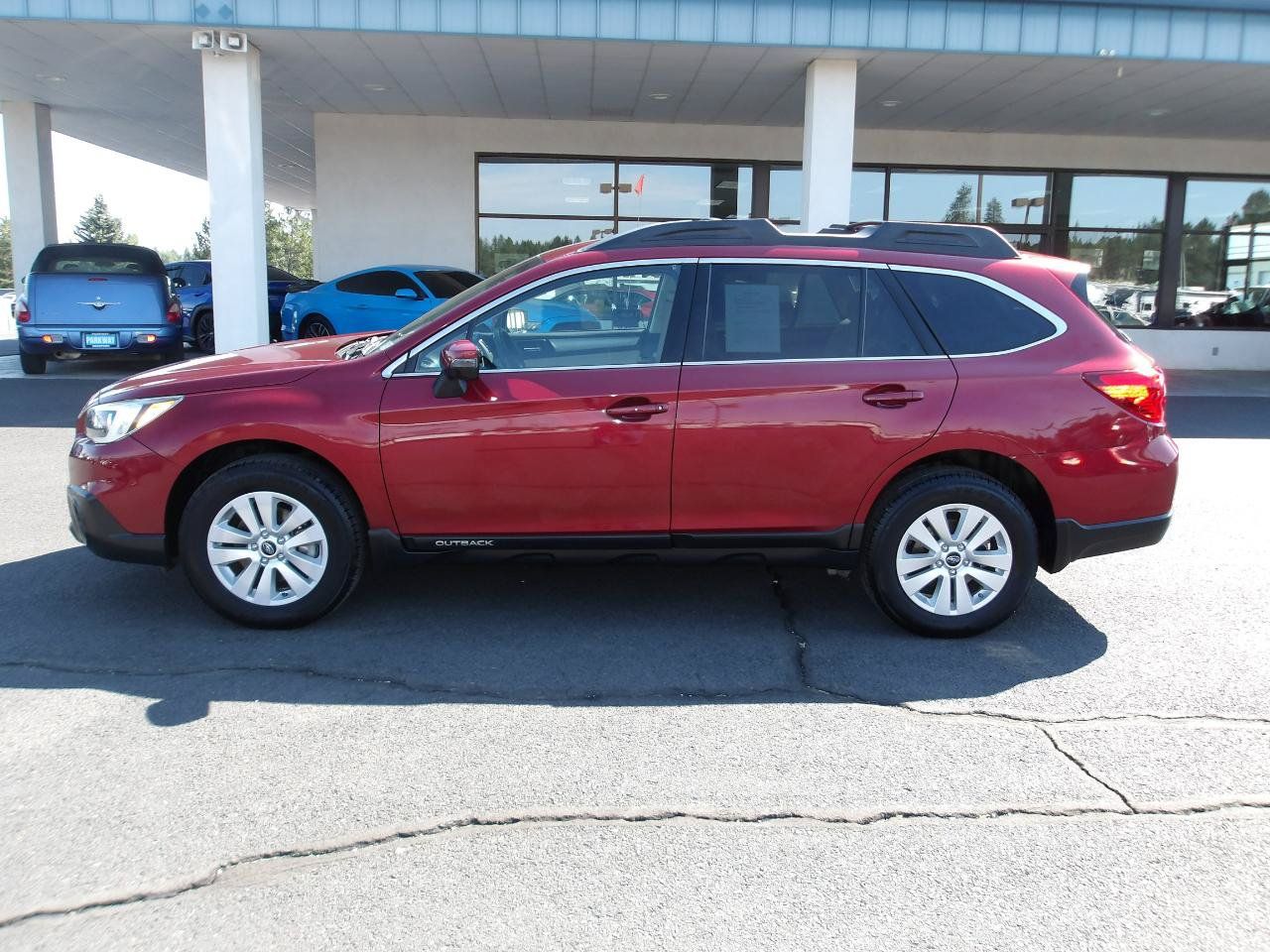 Used 2017 Subaru Outback 2.5i Premium AWD/4WD image 2