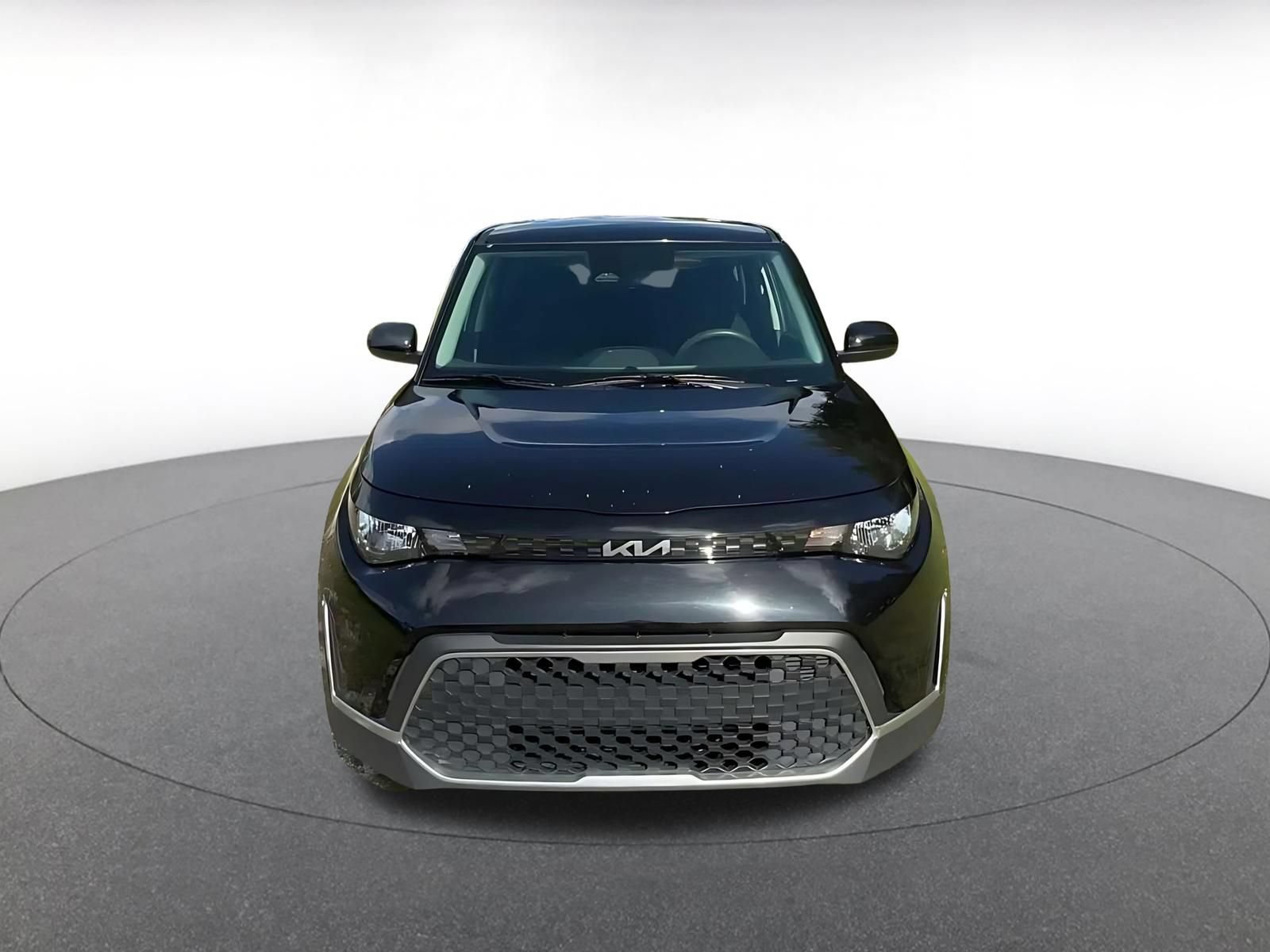 Used 2025 Kia Soul LX w/ LX Technology Package FWD image 4