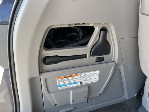 Used 2016 Honda Odyssey Touring Elite image 32