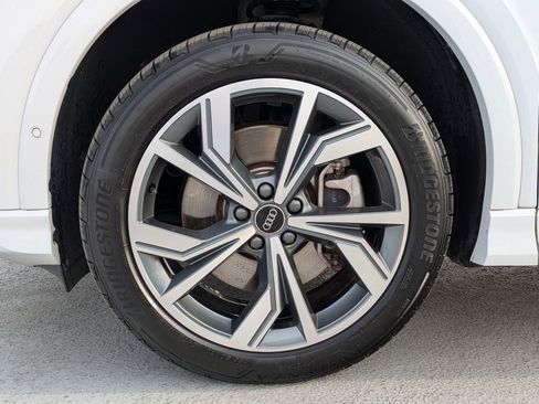 Used 2024 Audi Q4 e-tron Premium Plus image 27