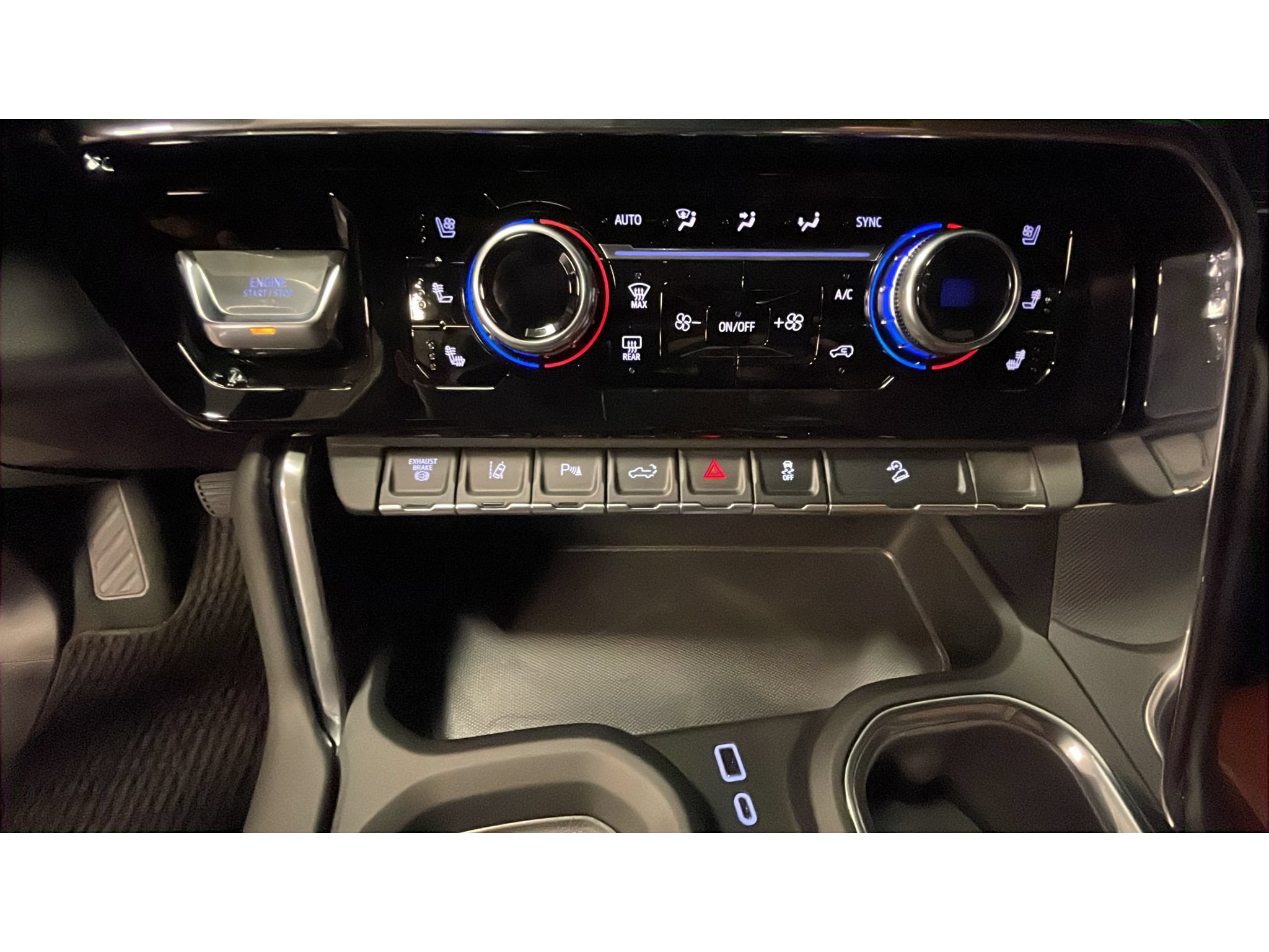 Used 2026 GMC Sierra 2500 Denali Ultimate AWD/4WD image 14