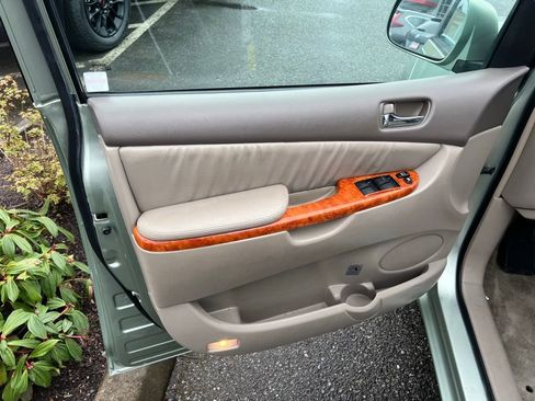 Used 2008 Toyota Sienna XLE image 10