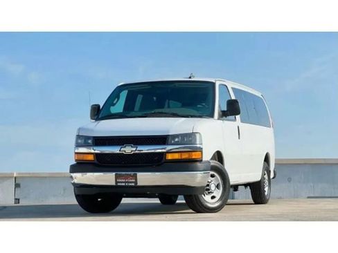 Used 2017 Chevrolet Express 2500 LT w/ LT Preferred Equipment Group image 39