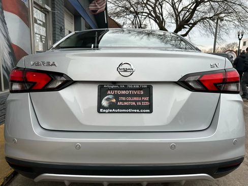 Used 2021 Nissan Versa SV image 4