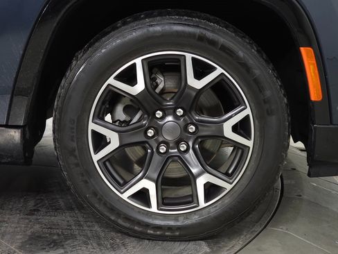 Used 2024 Jeep Wagoneer Series III image 12