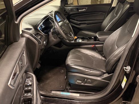 Used 2019 Ford Edge Titanium w/ Equipment Group 301A image 17