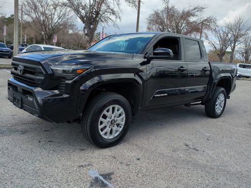 Certified 2024 Toyota Tacoma SR5 image 1