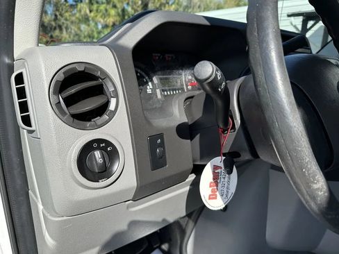 Used 2019 Ford E-350 and Econoline 350 Super Duty w/ Power Windows & Locks Group image 23