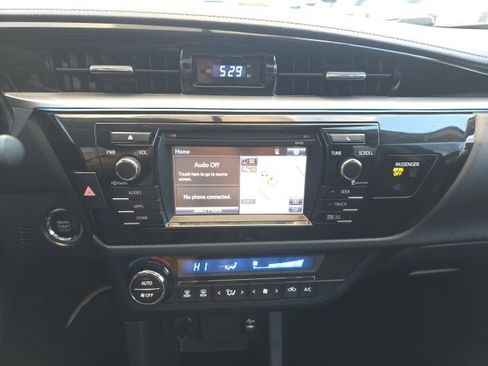 Used 2015 Toyota Corolla S image 17