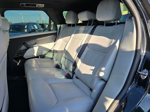 Certified 2025 Land Rover Range Rover Sport SE image 17