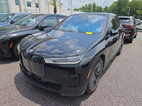 Used 2024 BMW iX xDrive50 w/ Convenience Package AWD/4WD image 3