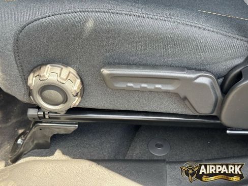 New 2025 Jeep Gladiator Sport AWD/4WD image 15