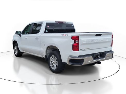Used 2022 Chevrolet Silverado 1500 LT AWD/4WD image 2