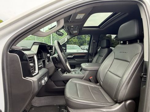 Used 2024 GMC Sierra 3500 Denali w/ Denali Reserve Package AWD/4WD image 19