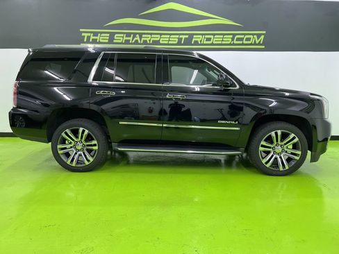 Used 2017 GMC Yukon SLT AWD/4WD image 11