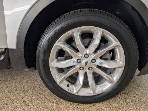 Used 2015 Ford Explorer Limited w/ Equipment Group 301A AWD/4WD image 26