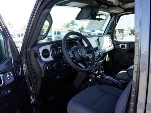 New 2026 Jeep Gladiator Sport AWD/4WD image 18
