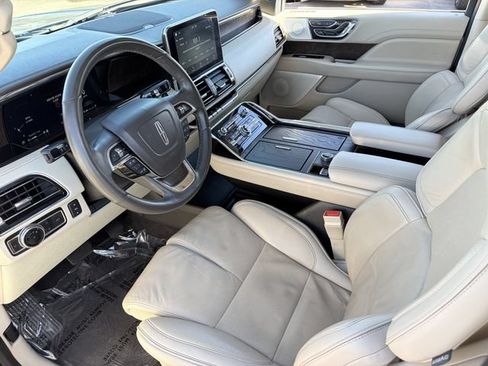 Used 2018 Lincoln Navigator Reserve w/ Technology Package AWD/4WD image 5