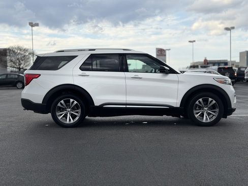 Used 2020 Ford Explorer Platinum w/ Premium Technology Package image 13