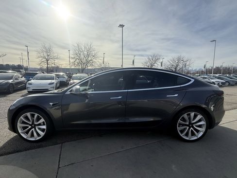 Used 2018 Tesla Model 3 Long Range image 4