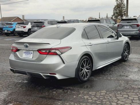 Used 2024 Toyota Camry SE image 8