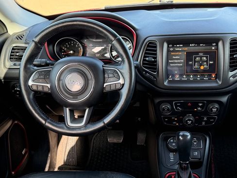 Used 2018 Jeep Compass Trailhawk w/ Leather Interior Group AWD/4WD image 14