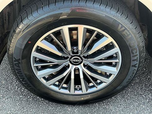 Used 2022 Nissan Armada SL RWD image 9