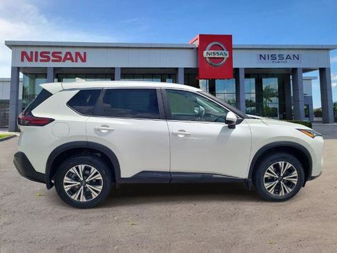 Certified 2023 Nissan Rogue SV FWD image 3