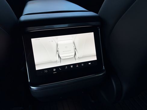 Used 2022 Tesla Model S Plaid image 16