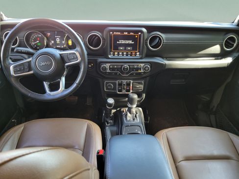 Used 2023 Jeep Wrangler Unlimited Sahara w/ Cold Weather Group AWD/4WD image 9
