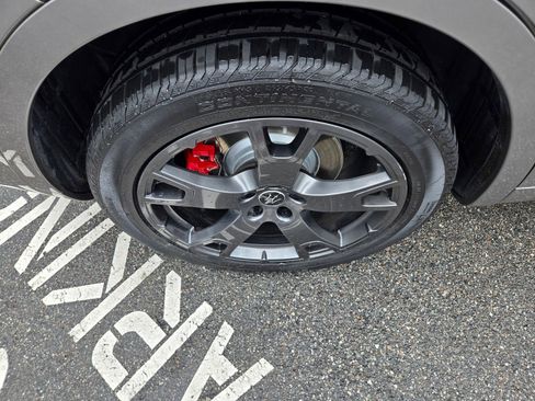 Used 2019 Maserati Levante GranSport image 13