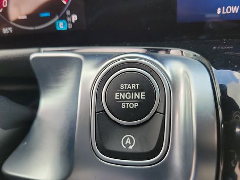 Used 2025 Mercedes-Benz GLB 250 image 22