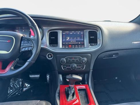 Used 2018 Dodge Charger R/T RWD image 15