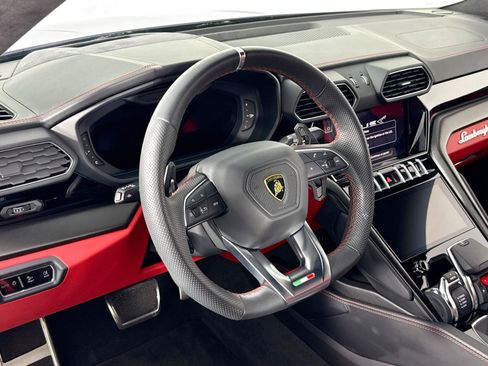 Used 2024 Lamborghini Urus S AWD/4WD image 12