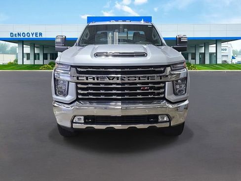 Used 2022 Chevrolet Silverado 2500 LTZ AWD/4WD image 2
