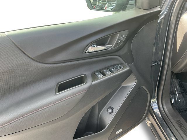 Used 2023 Chevrolet Equinox RS w/ RS Leather Package AWD/4WD image 11