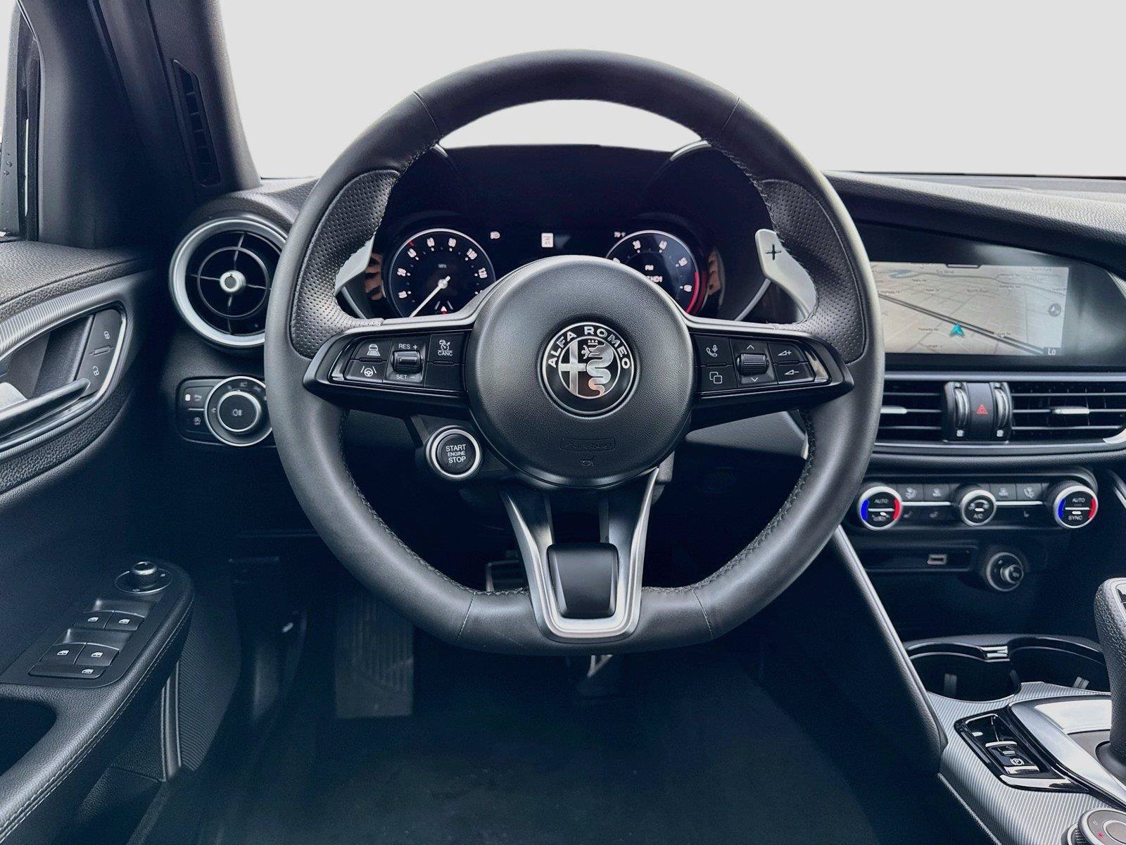 Used 2025 Alfa Romeo Giulia w/ Driving Assist Package RWD image 10