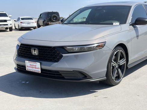 Used 2025 Honda Accord Sport image 7