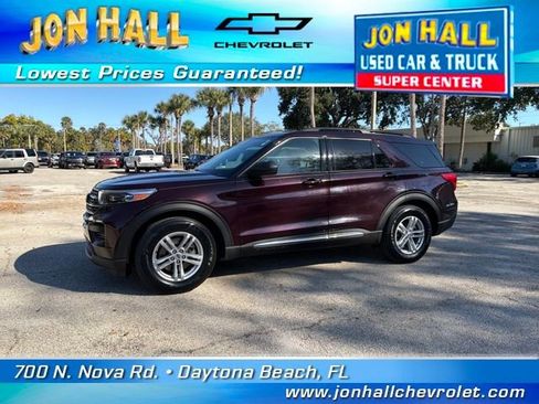 Used 2022 Ford Explorer XLT image 3